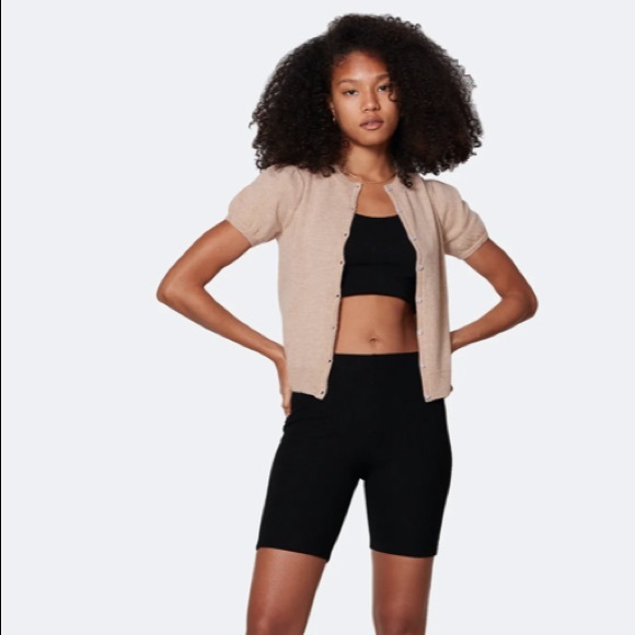 Paige Sweater
Billie the Label - Picture 5 of 9